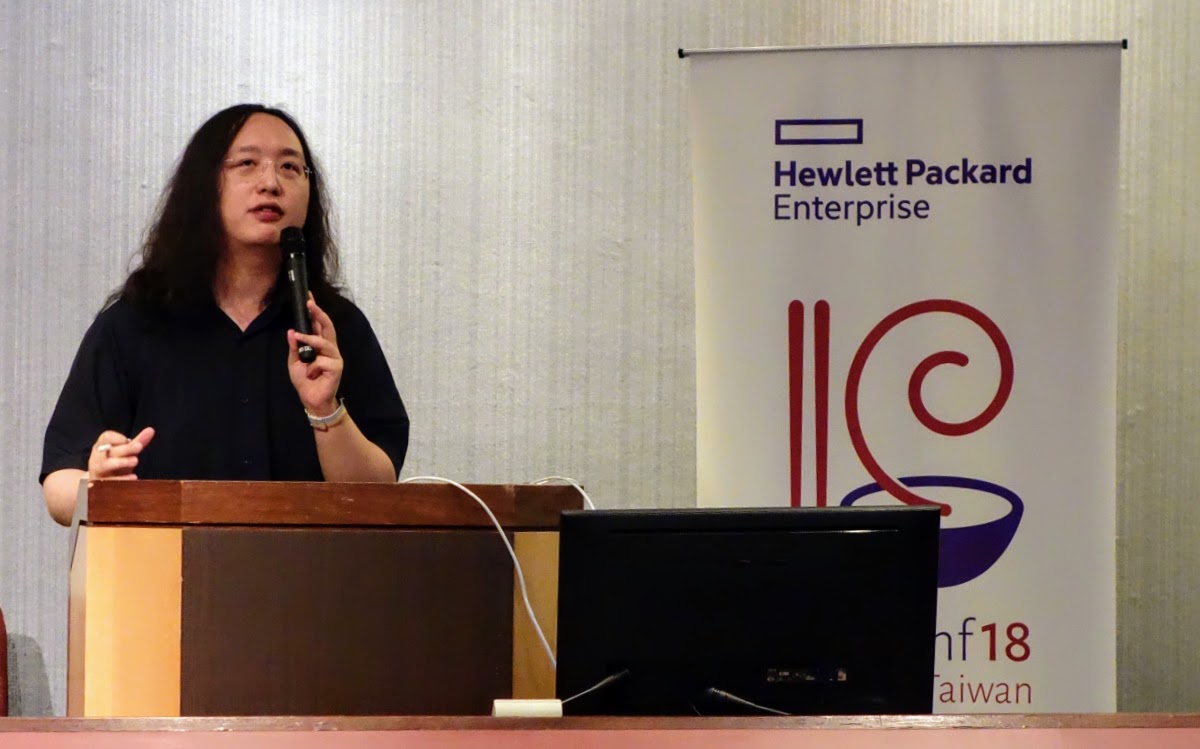 Minister Tang speaking at DebConf18